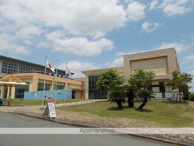 役所　合志市泉ヶ丘市民センター（役所）まで650m