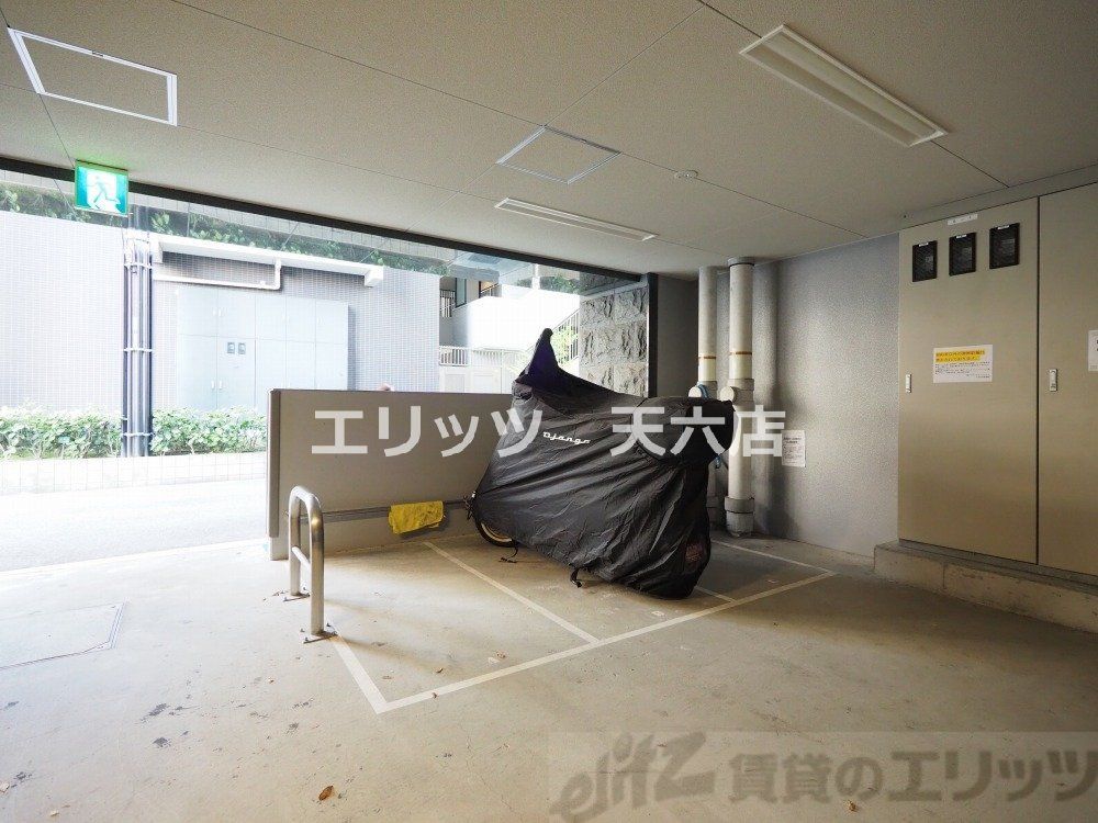 駐車場　駐車場
