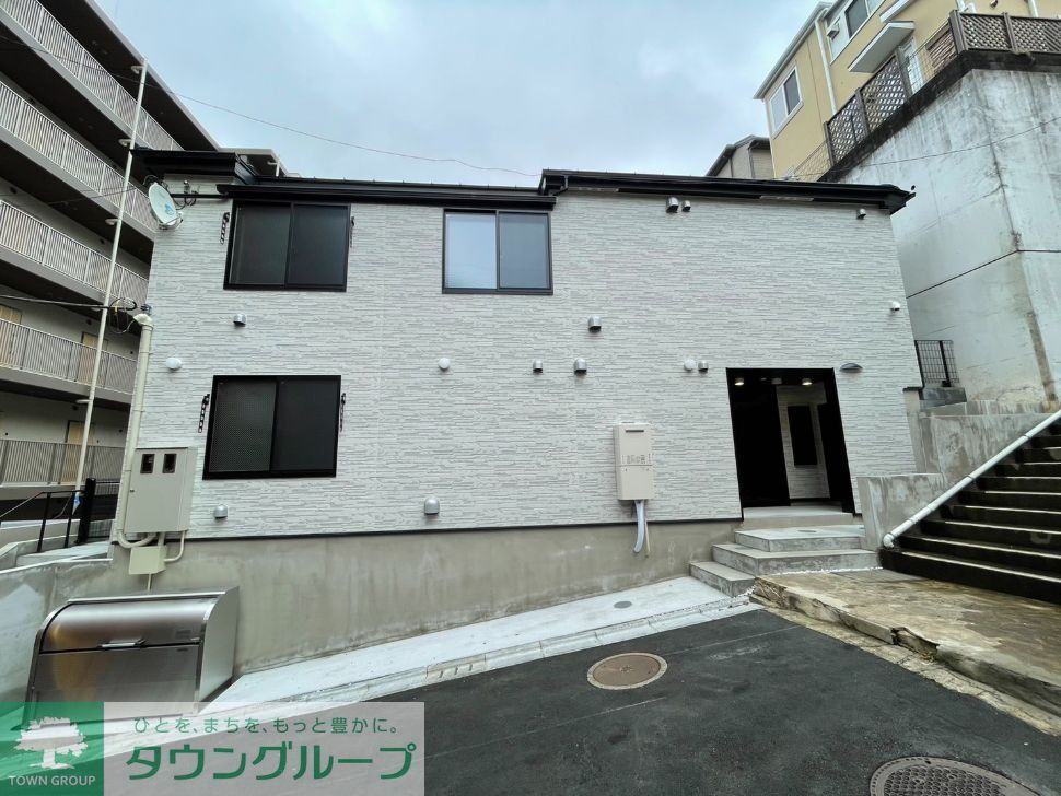建物外観　駐車場