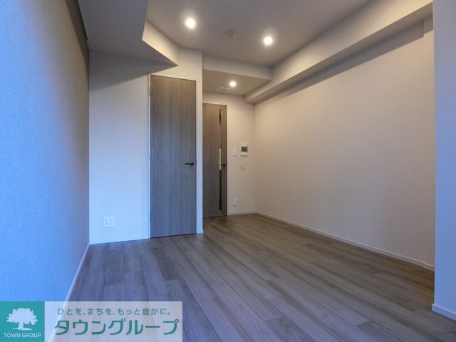居室・リビング　Bタイプ2023年11月撮影 同タイプ305号室の写真です。