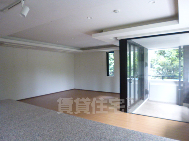 居室・リビング　同じマンションの別の部屋