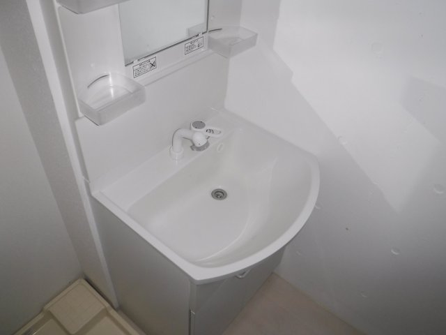 洗面設備　他のお部屋の参考写真となります。