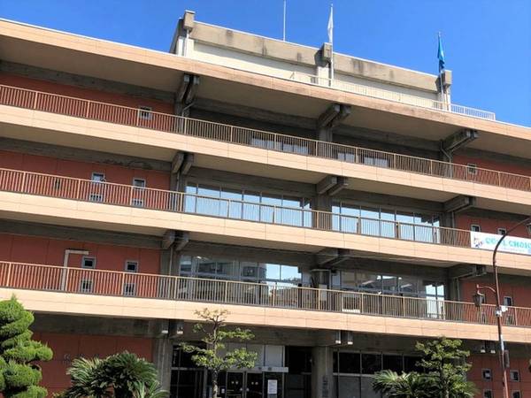 役所　枚方市役所（役所）まで4700m