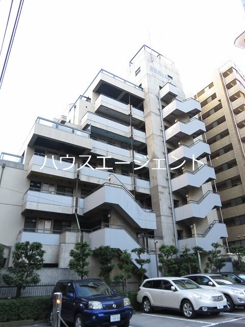 建物外観　スタイリッシュな外観ですね