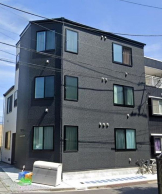 建物外観　３階建ての賃貸マンション