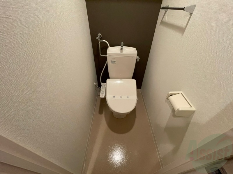 トイレ　ウォシュレット機能がついたトイレ。安心して使用できますね。