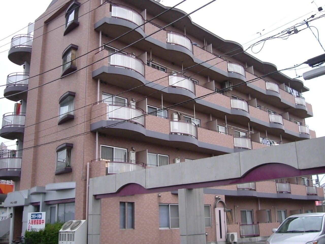 建物外観　橋本駅徒歩11分生活便良好♪ペット相談♪DK8帖全居室6帖♪