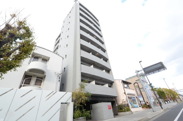 建物外観　オートロック付きで安心です♪