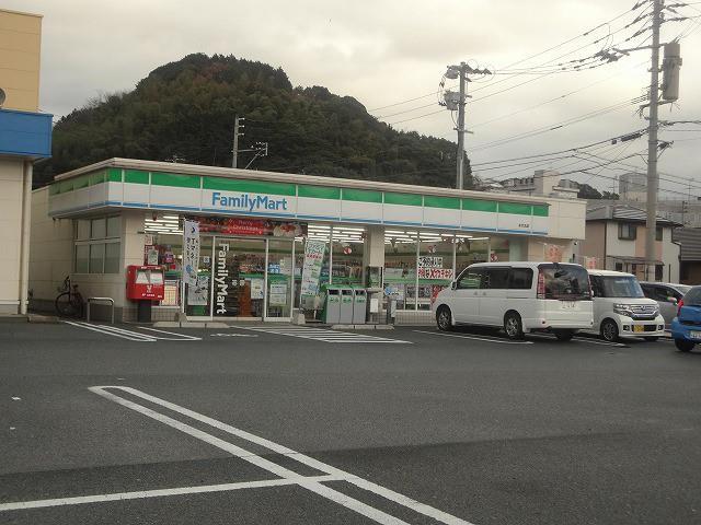 コンビニ　ファミリーマート／永犬丸店（コンビニ）まで410m