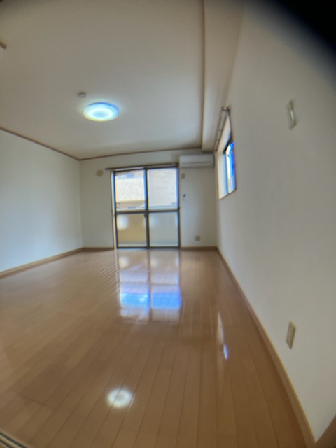 居室・リビング　退去前のため他号室の写真を掲載しております