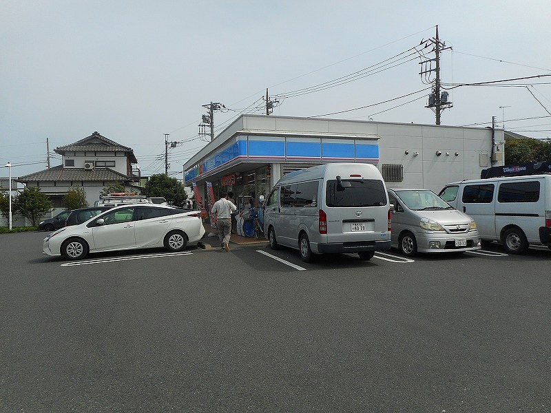 コンビニ　ローソン 平塚四之宮一丁目店（コンビニ）まで200m