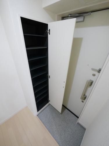玄関　（別タイプ参考写真）アンプルールフェール十条　北区岸町2