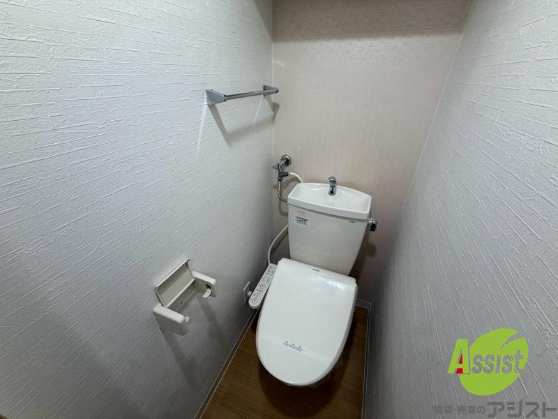 トイレ　トイレです。ウォシュレット付を探している方、おすすめです。