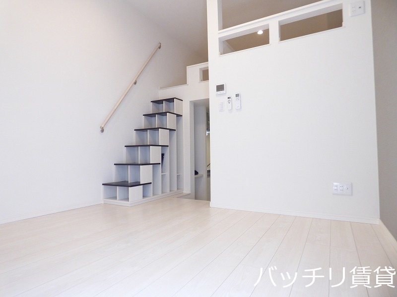 居室・リビング　画像は、同型タイプの為、現状を優先いたします。