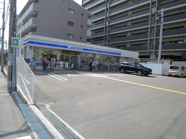 コンビニ　ローソン 高槻城北町二丁目店（コンビニ）まで208m