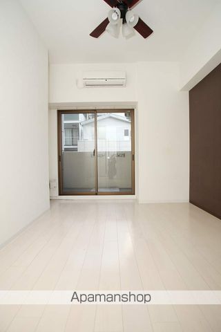 Luxe天神橋の居間写真