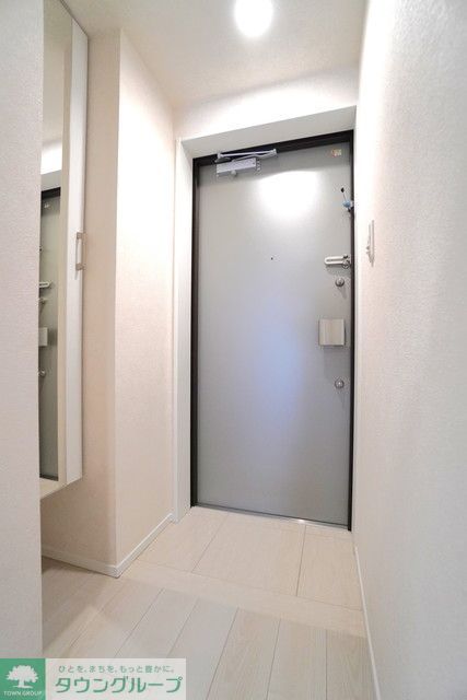 玄関　※写真は同タイプ住戸です。