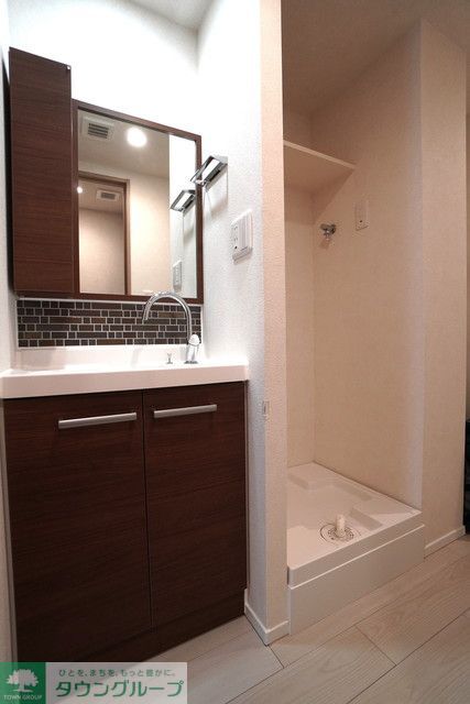 洗面設備　※写真は同タイプ住戸です。