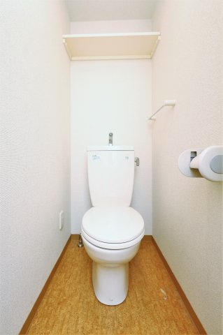 トイレ　参考写真（同物件別部屋）