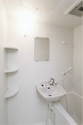 洗面設備　参考写真（同物件別部屋）