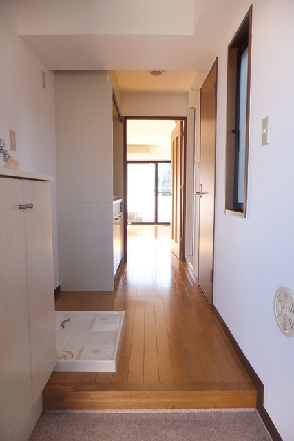玄関　前回募集時のお写真です。※現況優先。