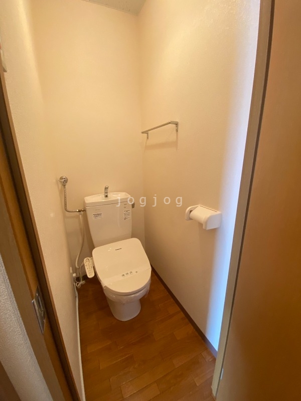 トイレ　温水洗浄便座付きが嬉しいトイレです★
