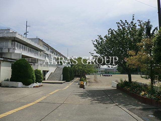 中学校　さいたま市立七里中学校（中学校）まで1977m