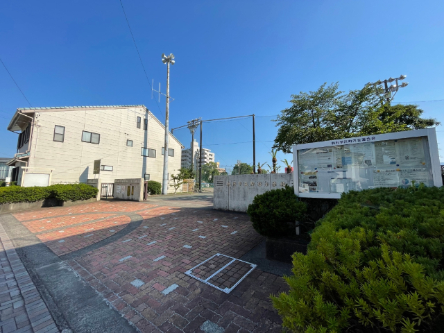 小学校　静岡市立駒形小学校（小学校）まで875m