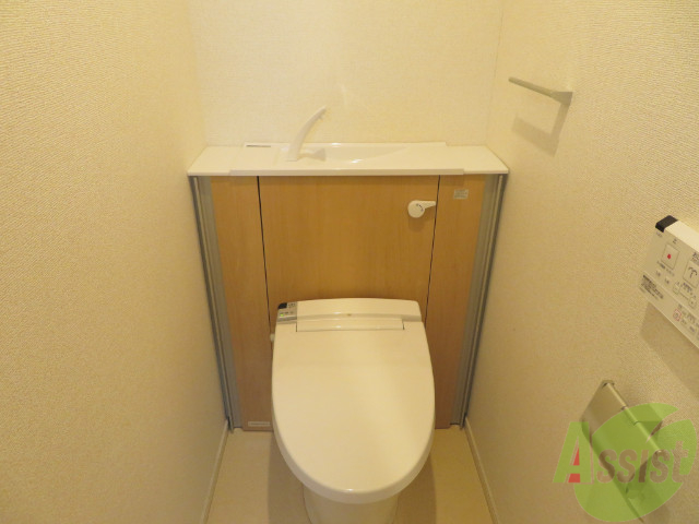 トイレ　こちらはトイレです。清潔感があり、安心して使用できます。