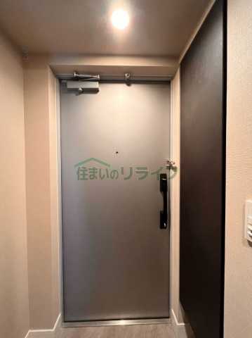 グランカーサ四谷の玄関写真