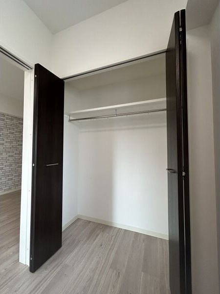収納　※写真は同じマンションの違う部屋のものになります。反転タイプ