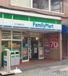 コンビニ　ファミリーマート ポンテポルタ千住店（コンビニ）まで317m