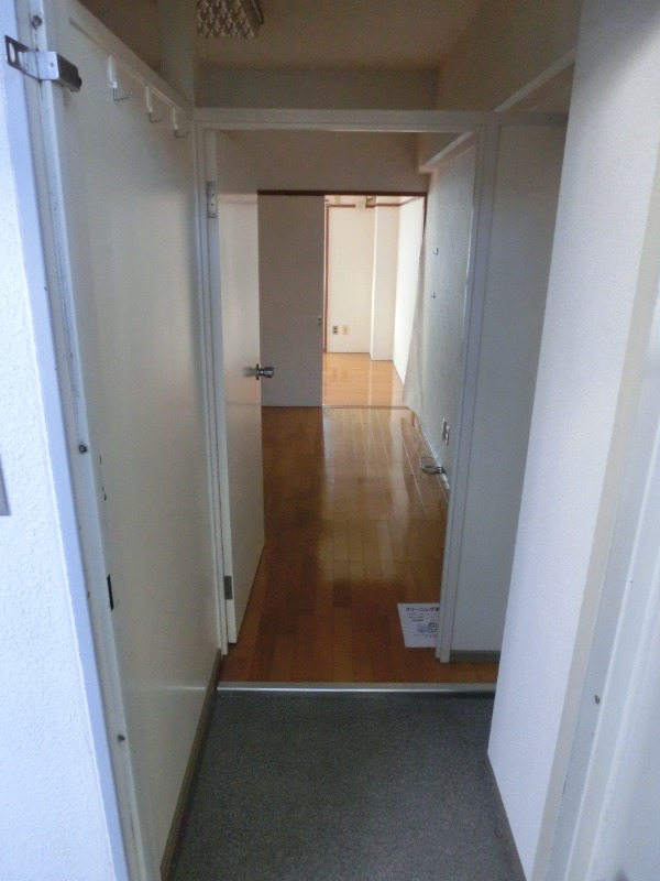 玄関　※同建物参考写真