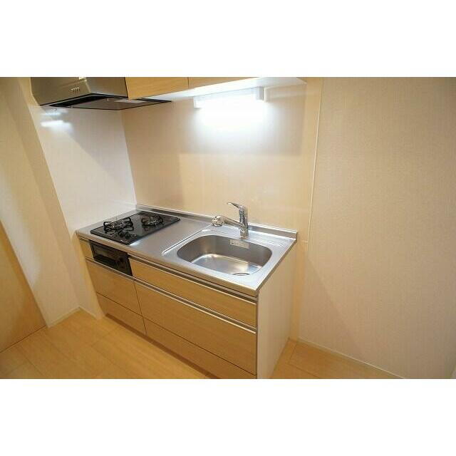 キッチン　コンパクトなキッチンで掃除もラクラク