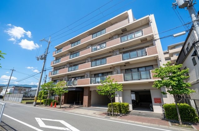 建物外観　エレベーターあります♪