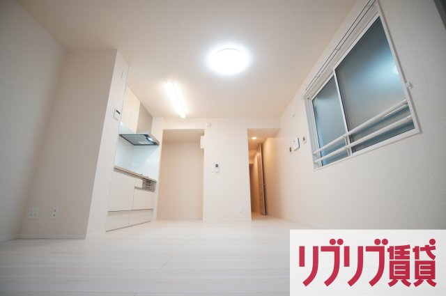 ＪＲ総武線 西千葉駅 徒歩1分 3階建 築3年の居間写真