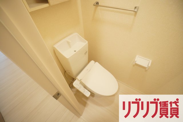 ＪＲ総武線 西千葉駅 徒歩1分 3階建 築3年のトイレ写真