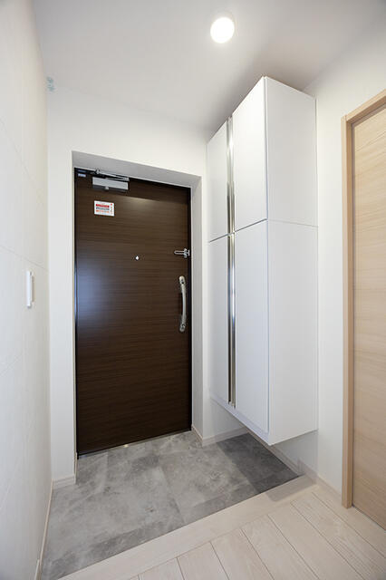 玄関　※写真は同タイプ住戸です。