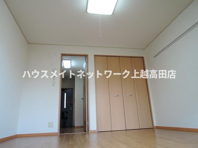 ピュアファインの居間写真