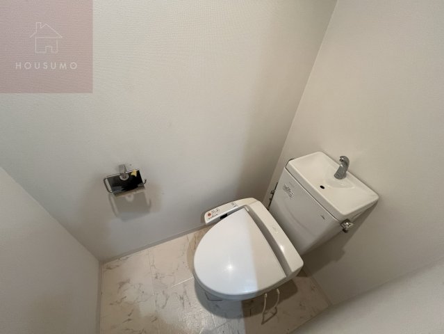 近鉄大阪線 今里駅 徒歩10分 12階建 築19年のトイレ写真