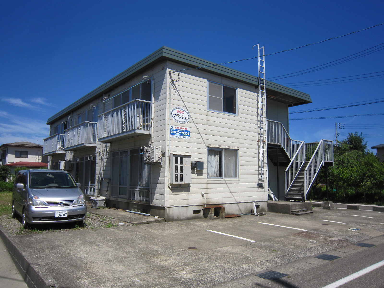 建物外観　積水ハイムの軽量鉄骨造です。