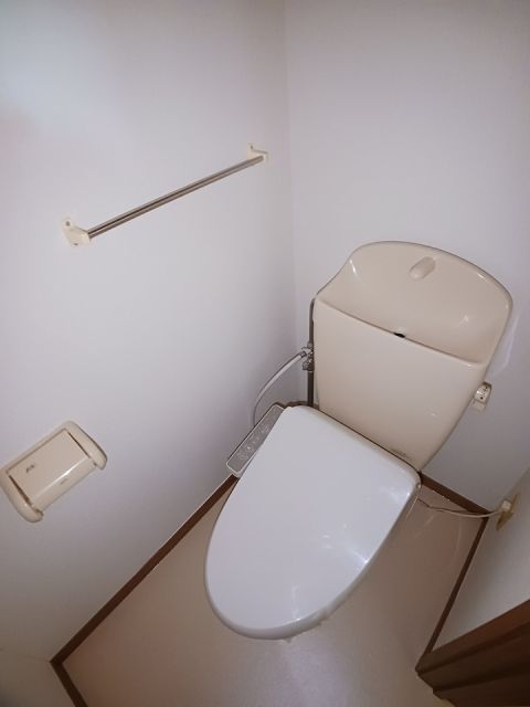 フォー・シーズンズ A棟のトイレ写真