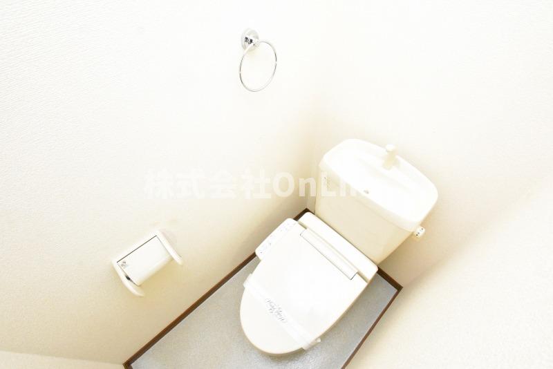 ＪＲおおさか東線 ＪＲ長瀬駅 徒歩9分 3階建 築23年のトイレ写真