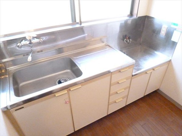 京成本線 千住大橋駅 徒歩6分 3階建 築44年のキッチン写真
