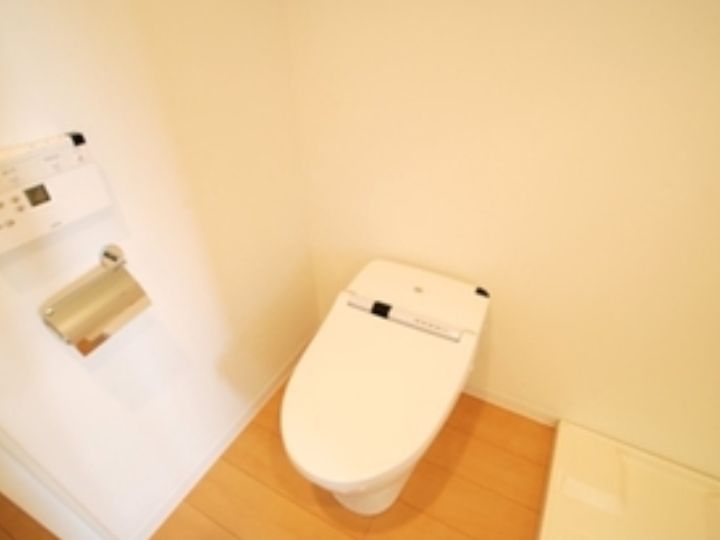 トイレ　★バストイレ別で湿気がこもりにくく、カビの発生を防げます