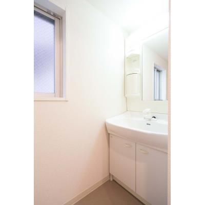 洗面設備　写真は同タイプ住居です。