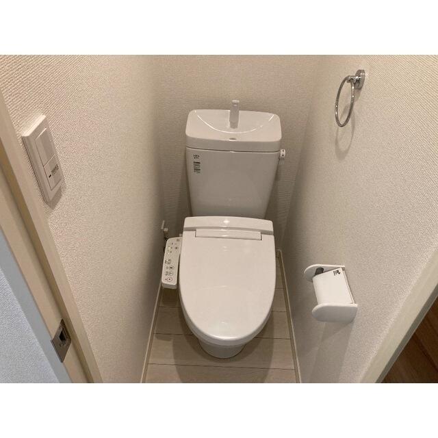 京成本線 堀切菖蒲園駅 徒歩7分 3階建 築11年のトイレ写真