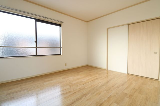 コーポ金子K棟の居間写真