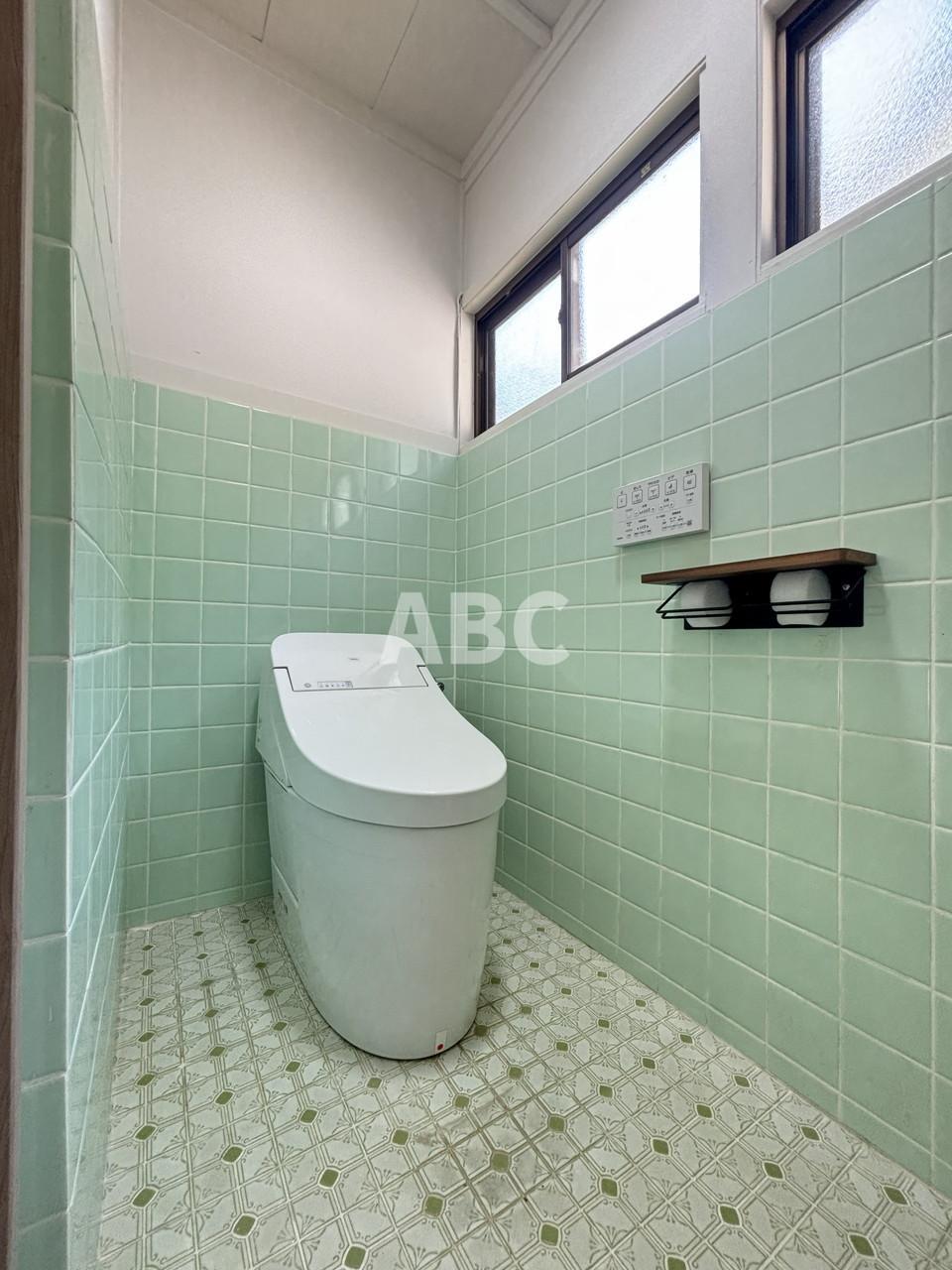 長崎電軌蛍茶屋支線 新中川町駅 徒歩16分 1階建 築65年のトイレ写真