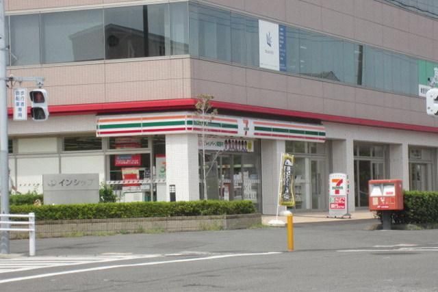 コンビニ　セブンイレブン（コンビニ）まで200m